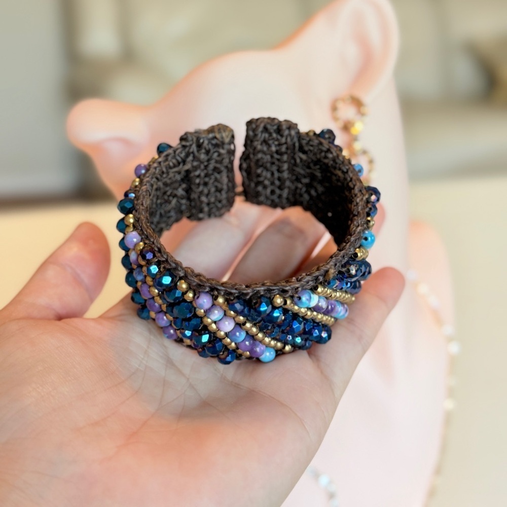 ⚜️ Beaded Bracelet with Blue and Purple Accents - Picture 5 of 6
